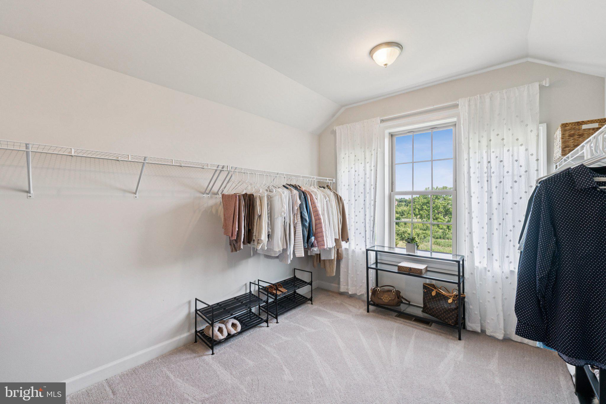 LAYTONSVILLE TOWN - Residential