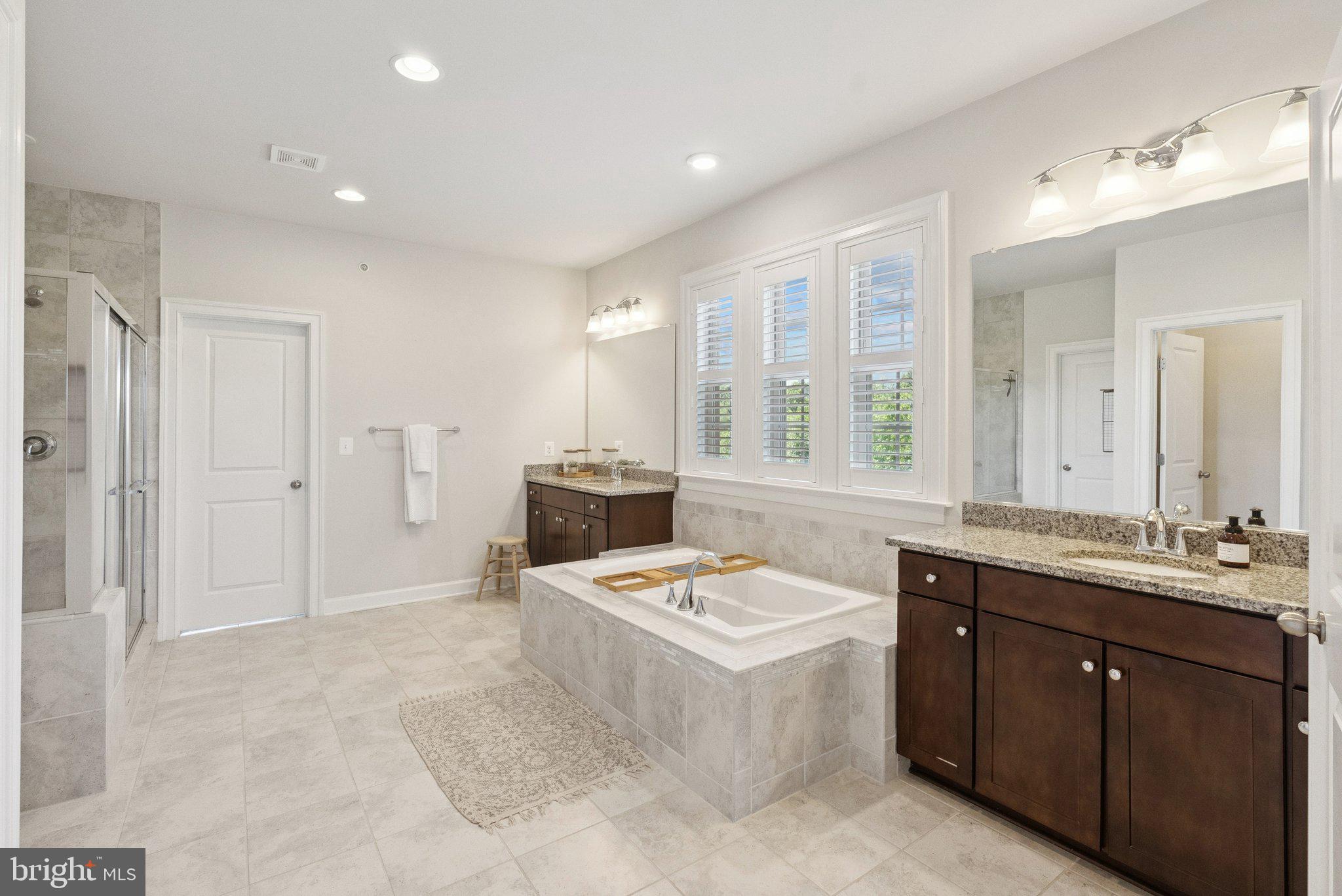 LAYTONSVILLE TOWN - Residential