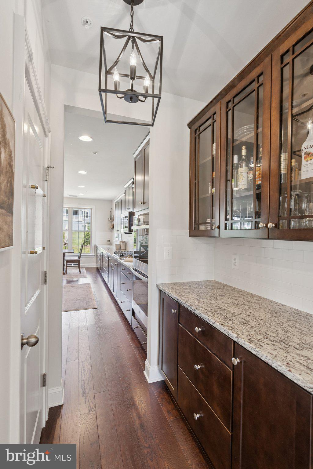 LAYTONSVILLE TOWN - Residential