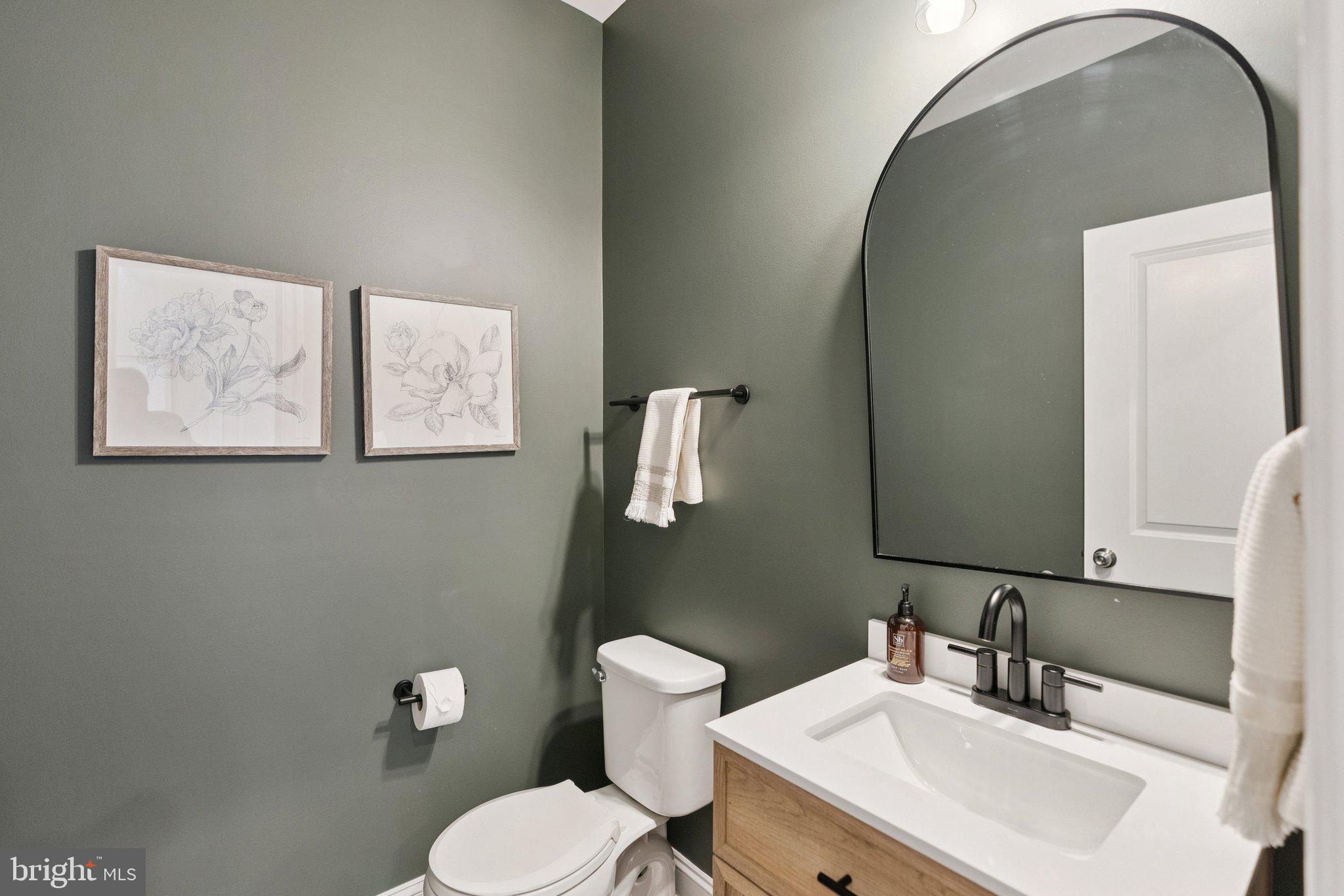 LAYTONSVILLE TOWN - Residential