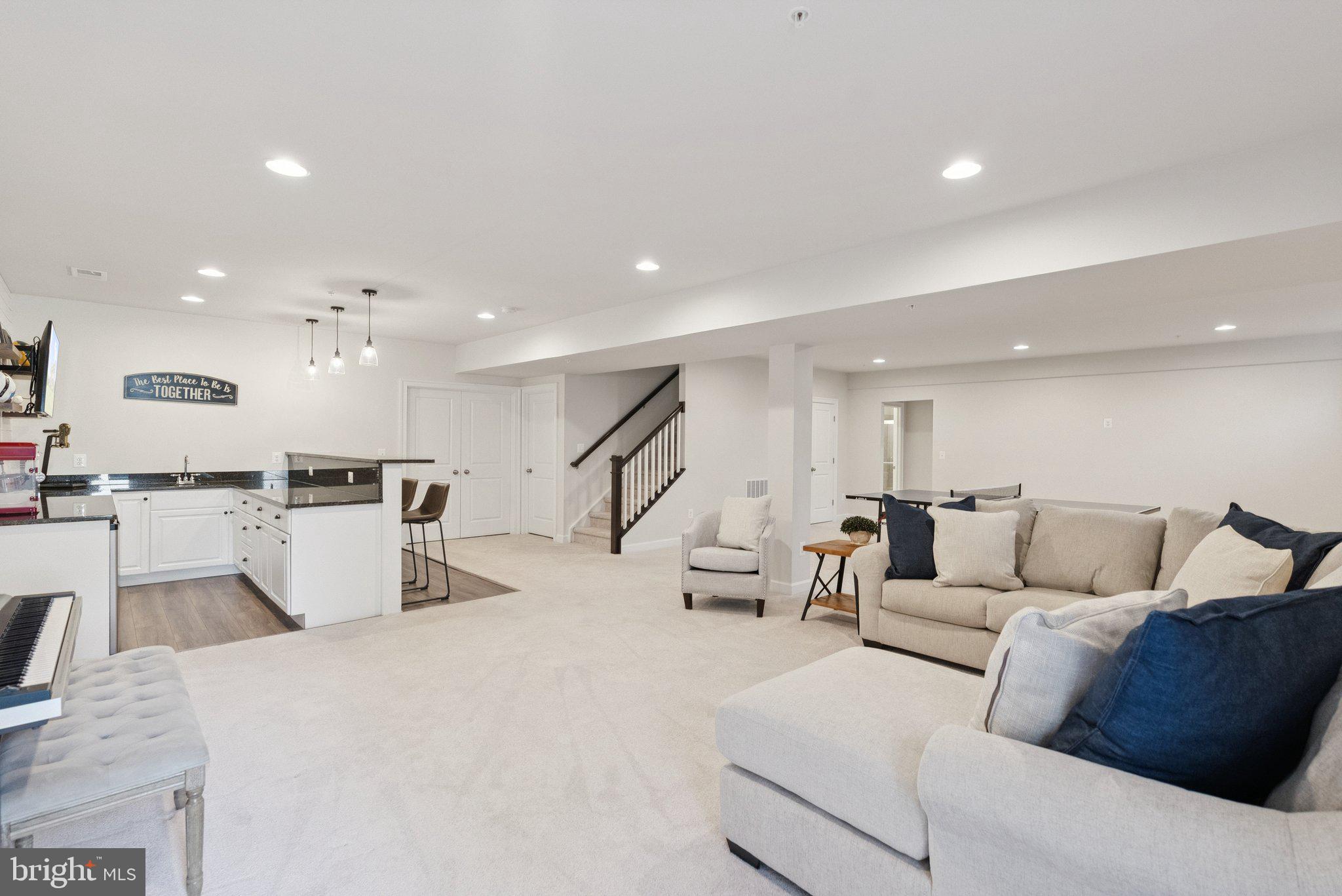 LAYTONSVILLE TOWN - Residential