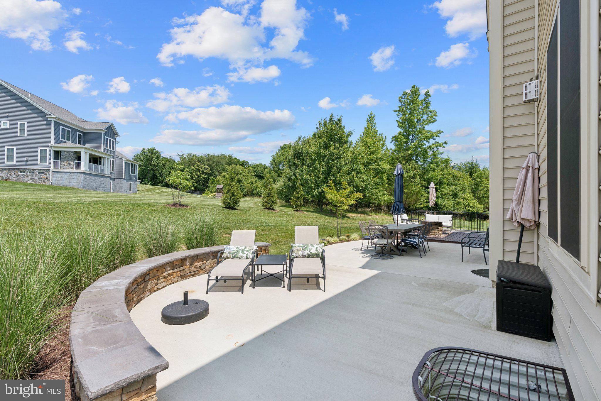 LAYTONSVILLE TOWN - Residential