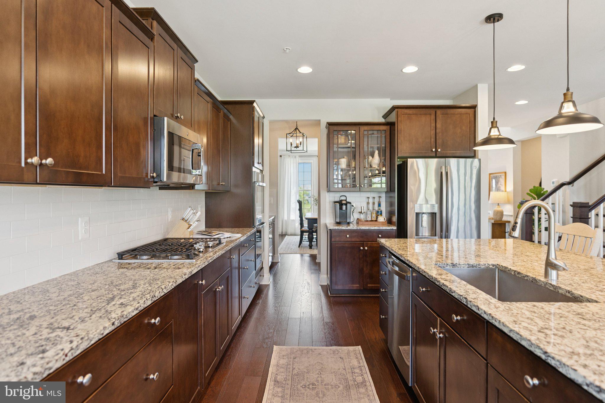 LAYTONSVILLE TOWN - Residential