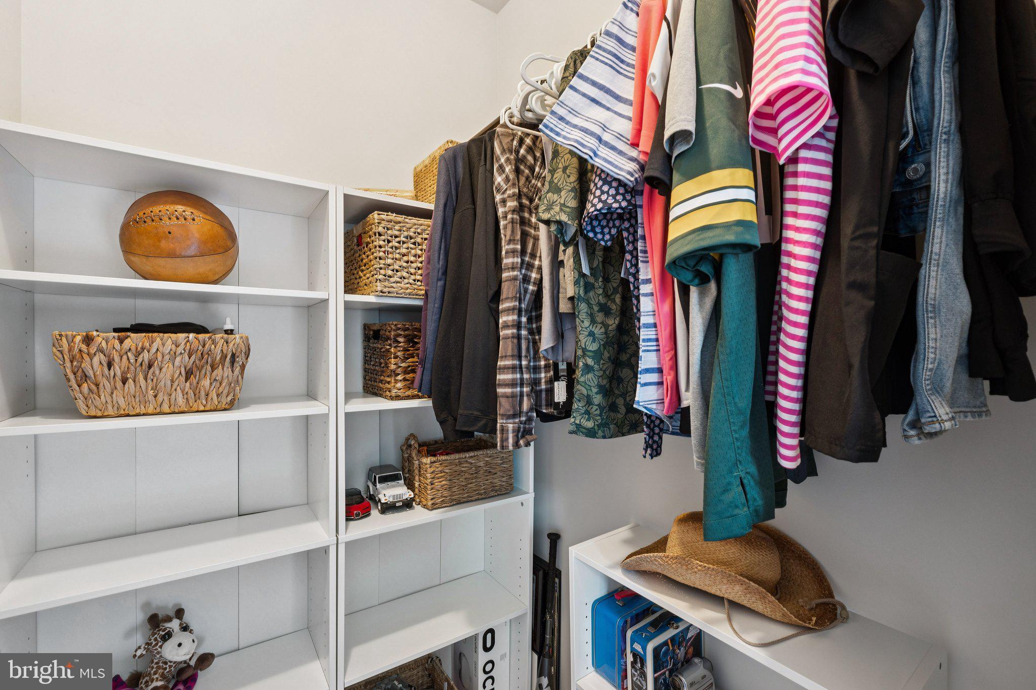 LAYTONSVILLE TOWN - Residential