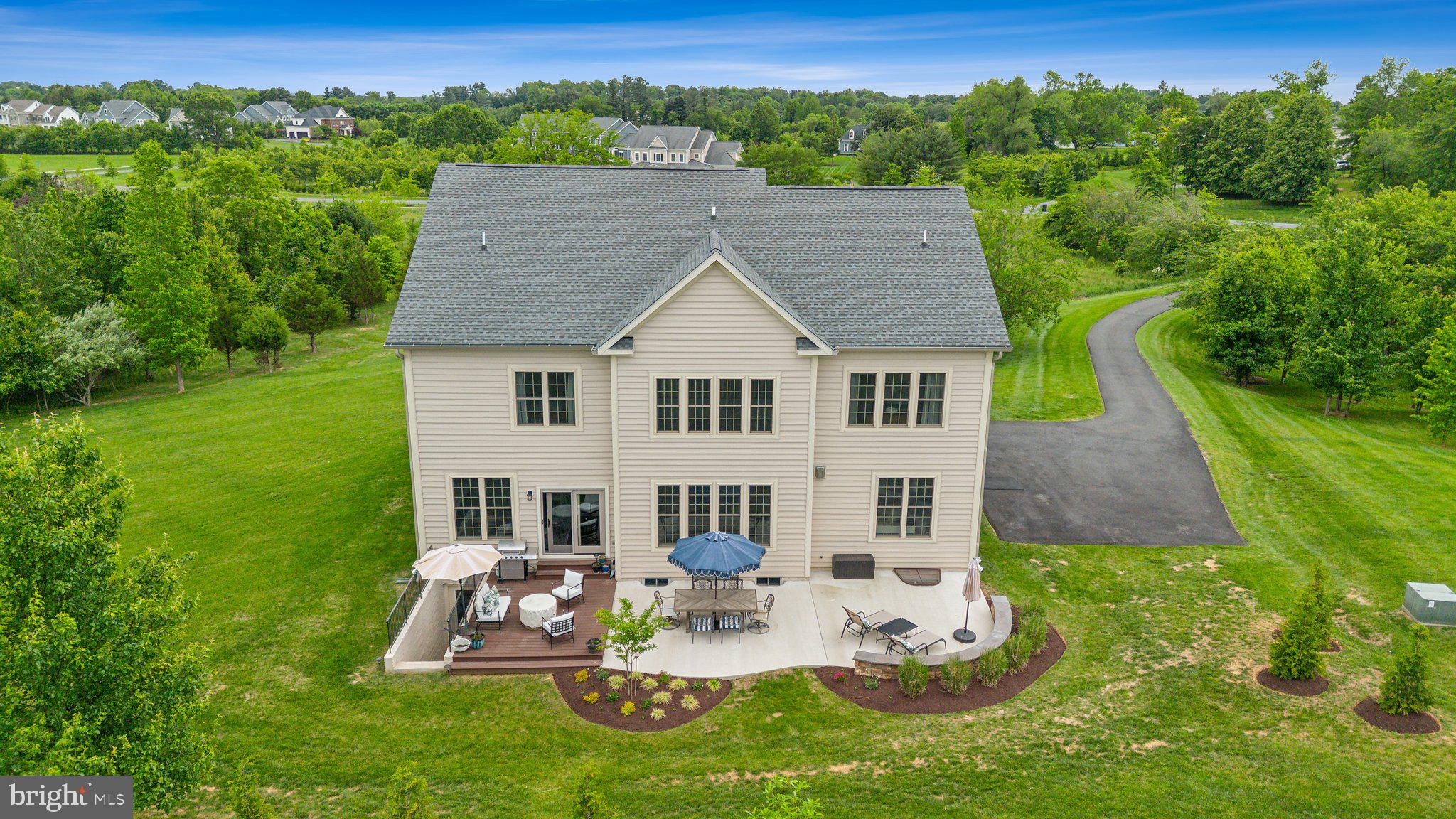 LAYTONSVILLE TOWN - Residential