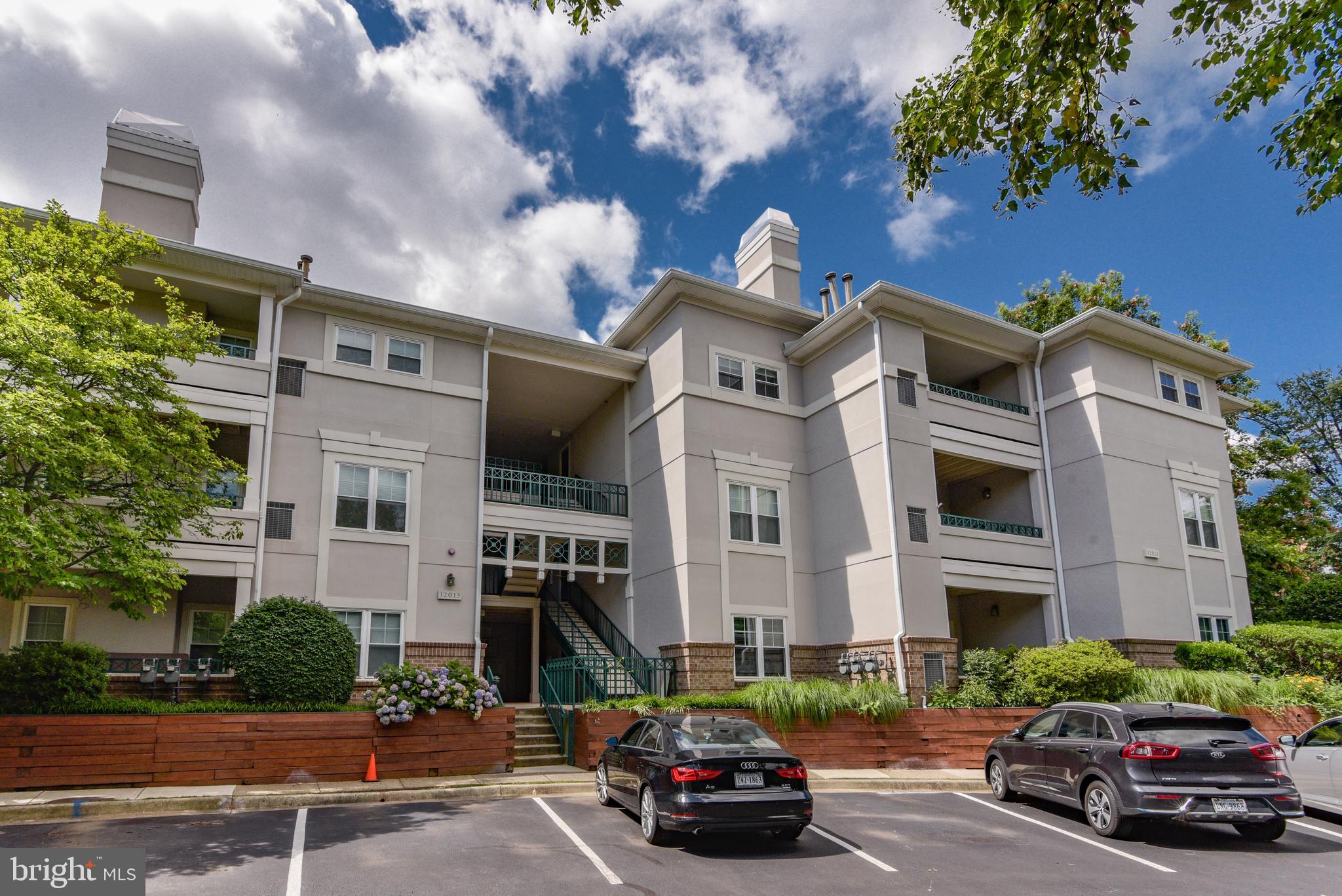 OAK PARK CONDO - Residential