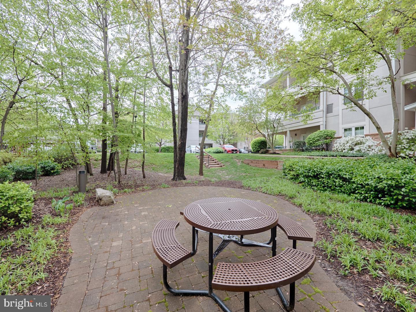 OAK PARK CONDO - Residential