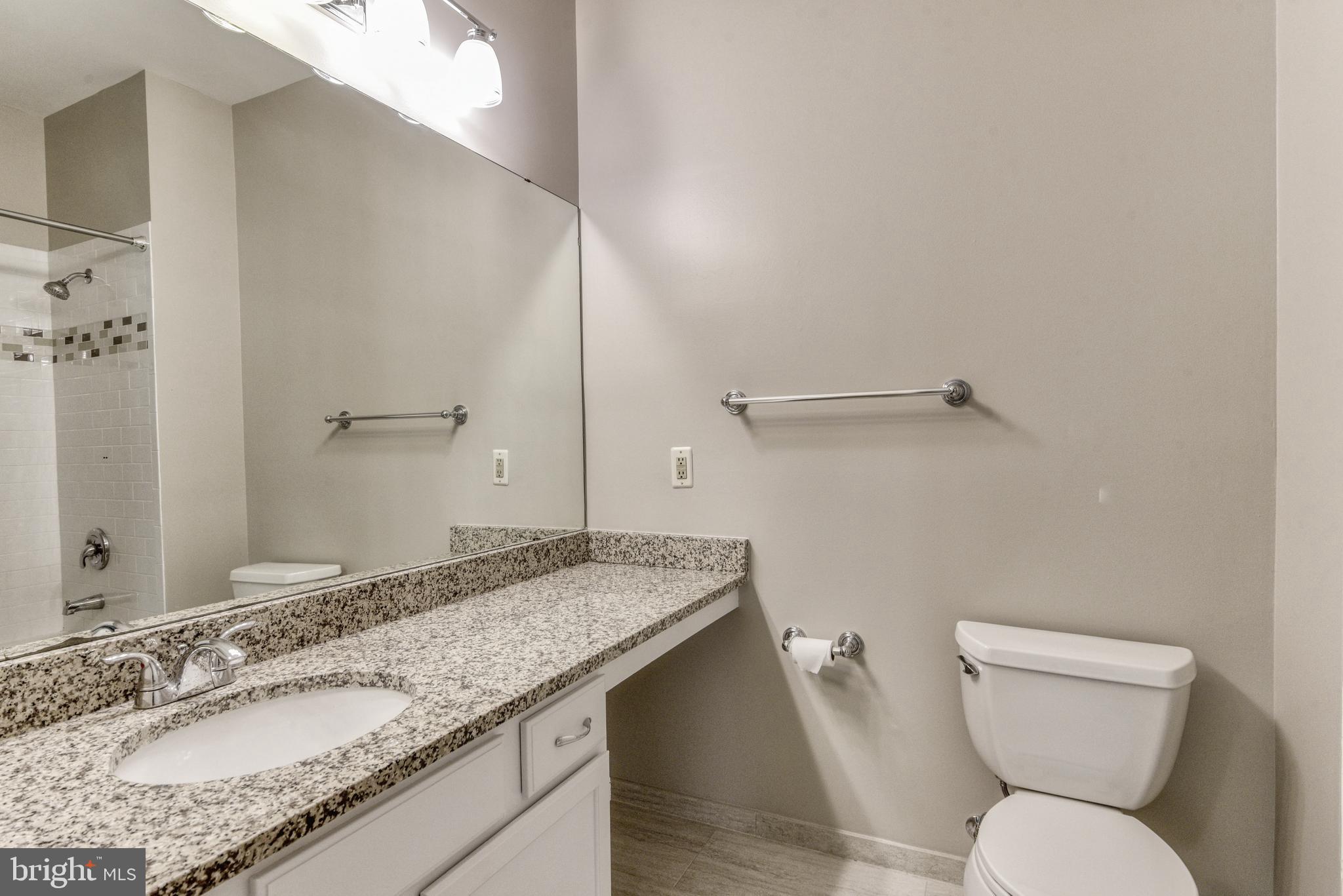 OAK PARK CONDO - Residential