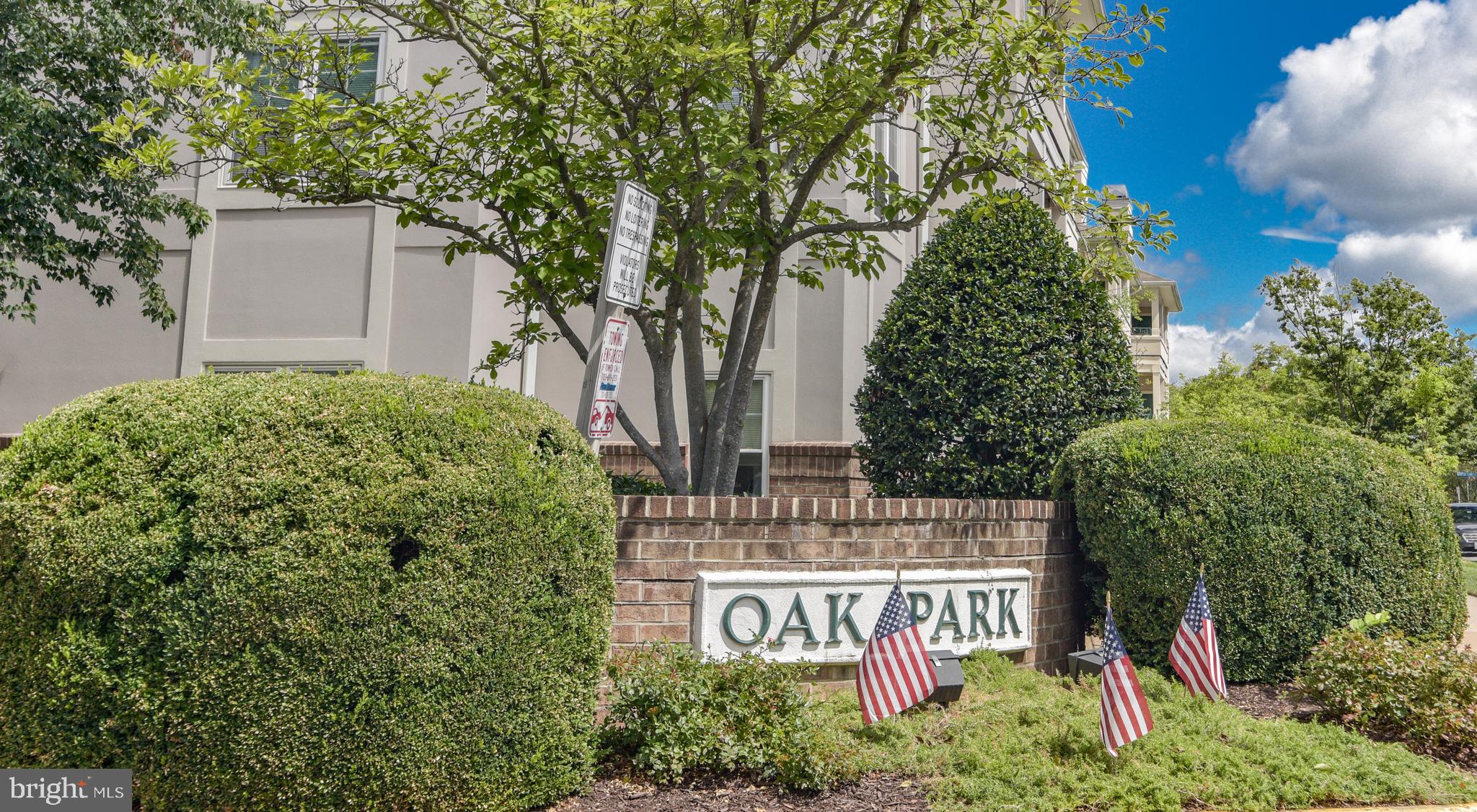 OAK PARK CONDO - Residential