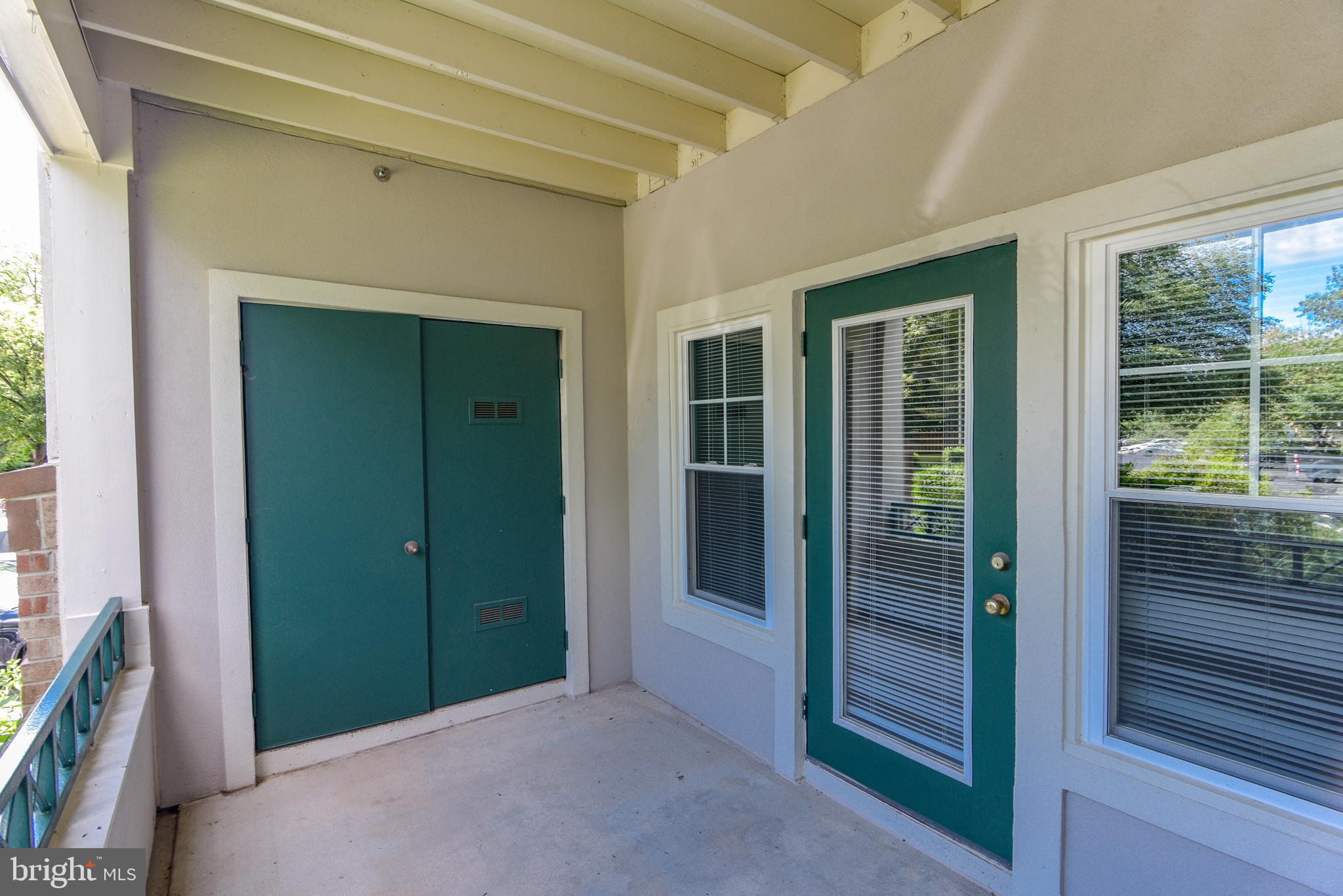 OAK PARK CONDO - Residential