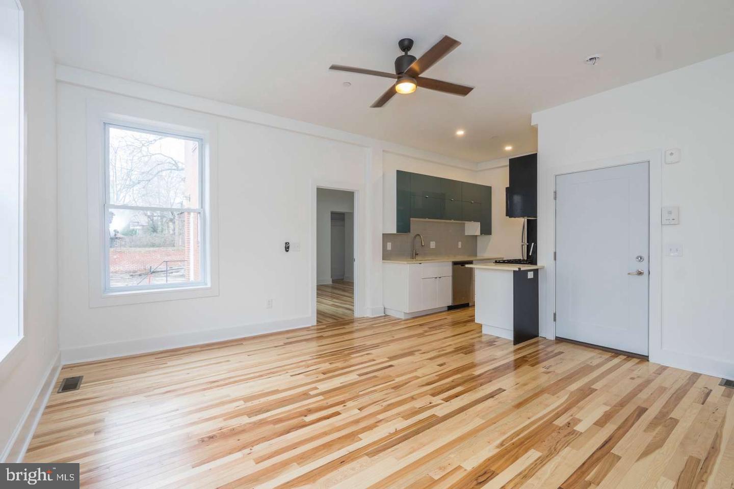 4813-15 CHESTER AVENUE