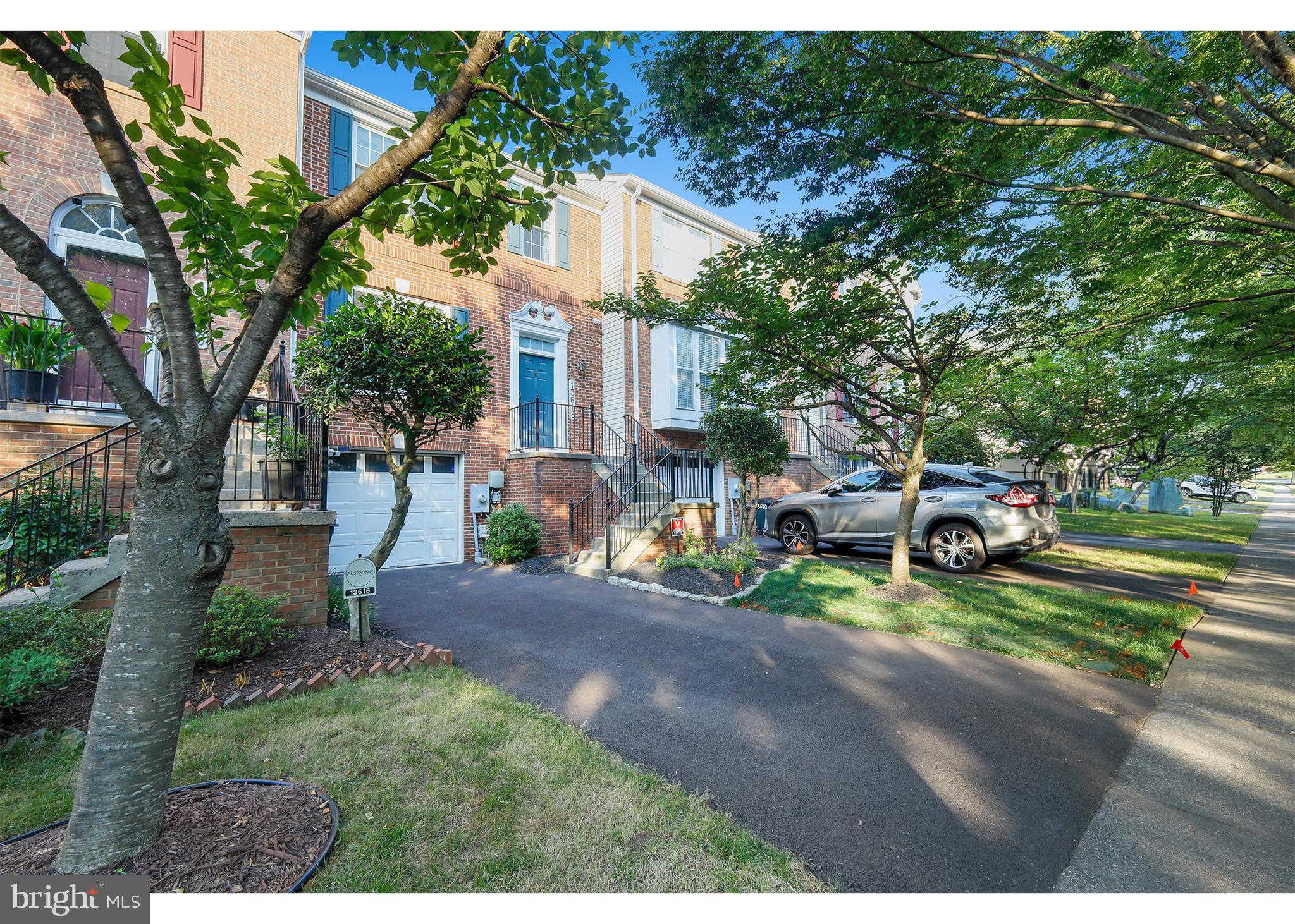 POTOMAC OAKS - Residential