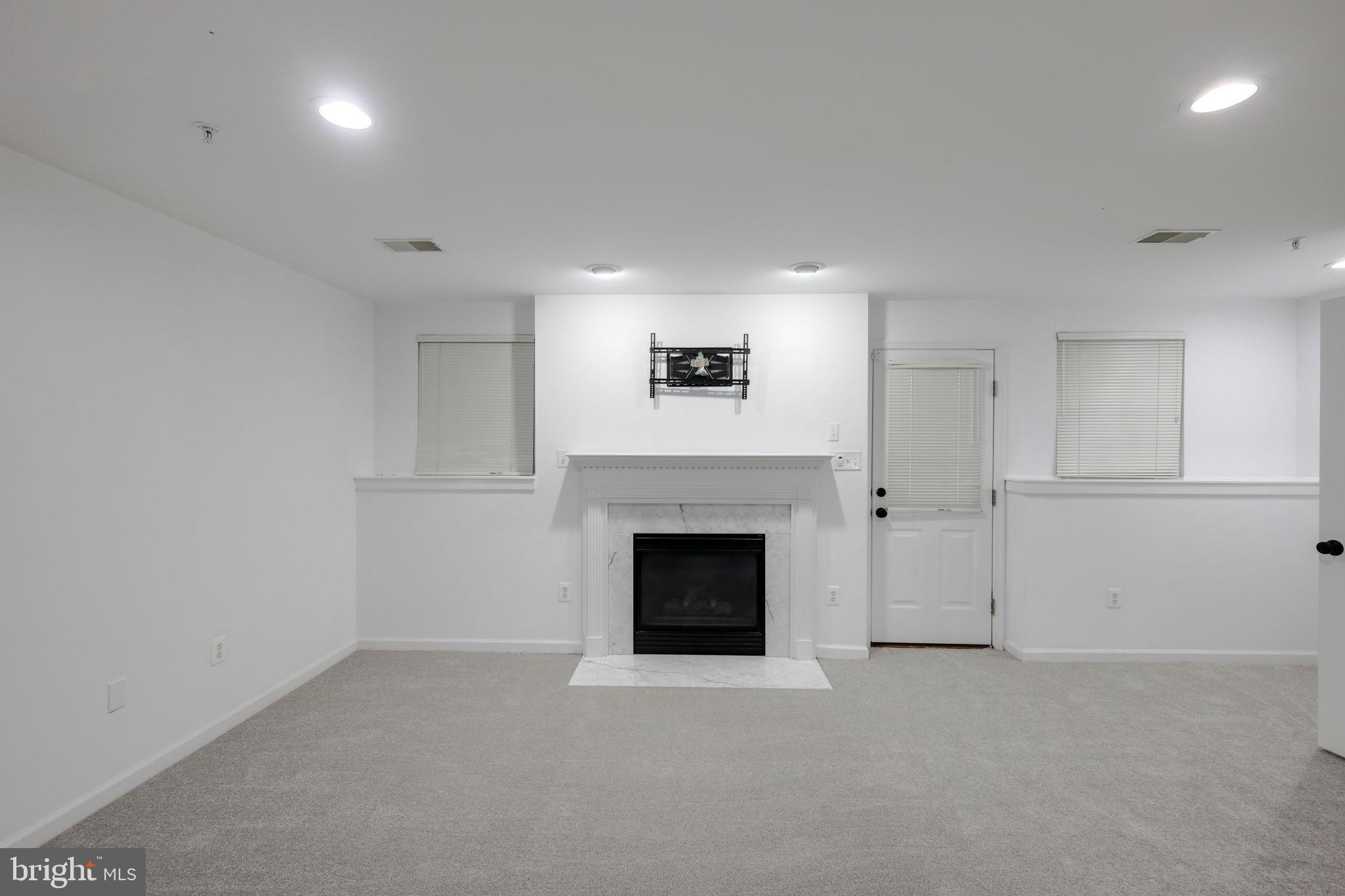 POTOMAC OAKS - Residential