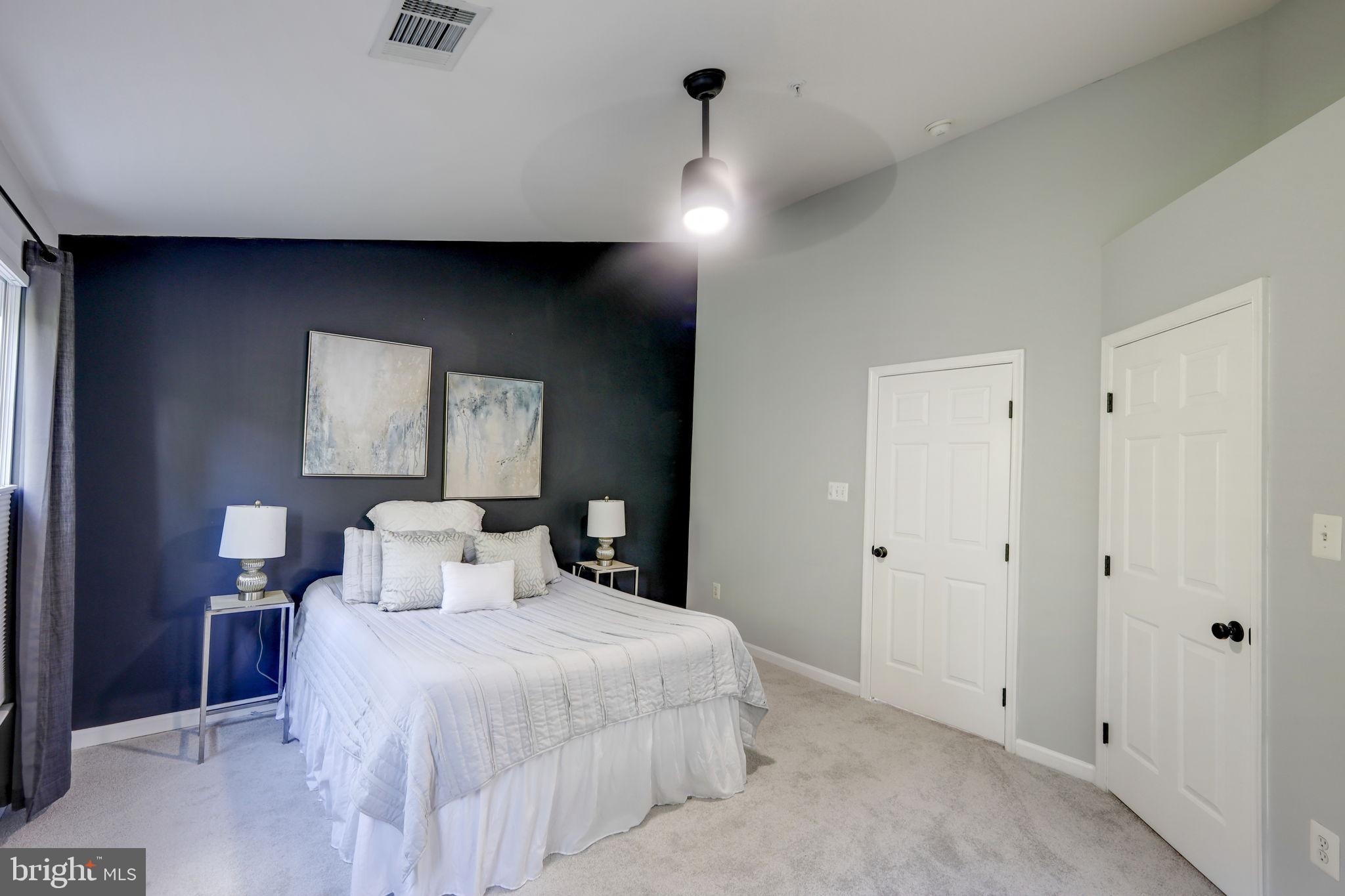 POTOMAC OAKS - Residential