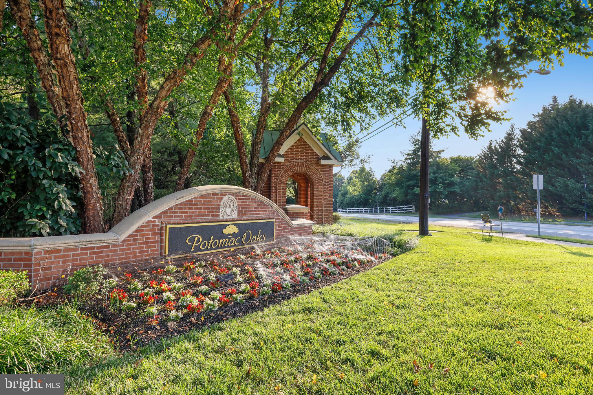 POTOMAC OAKS - Residential