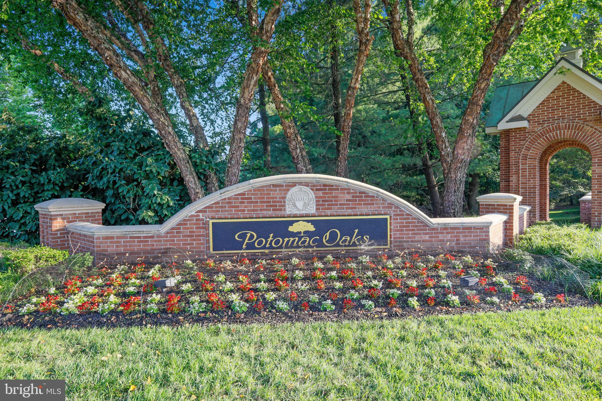POTOMAC OAKS - Residential