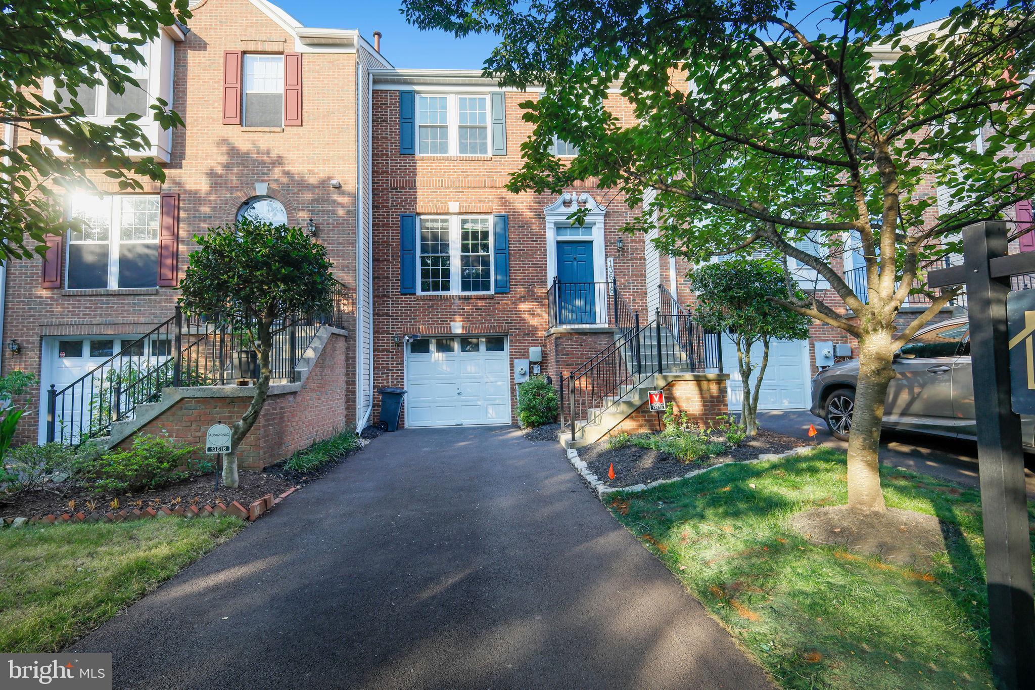 POTOMAC OAKS - Residential