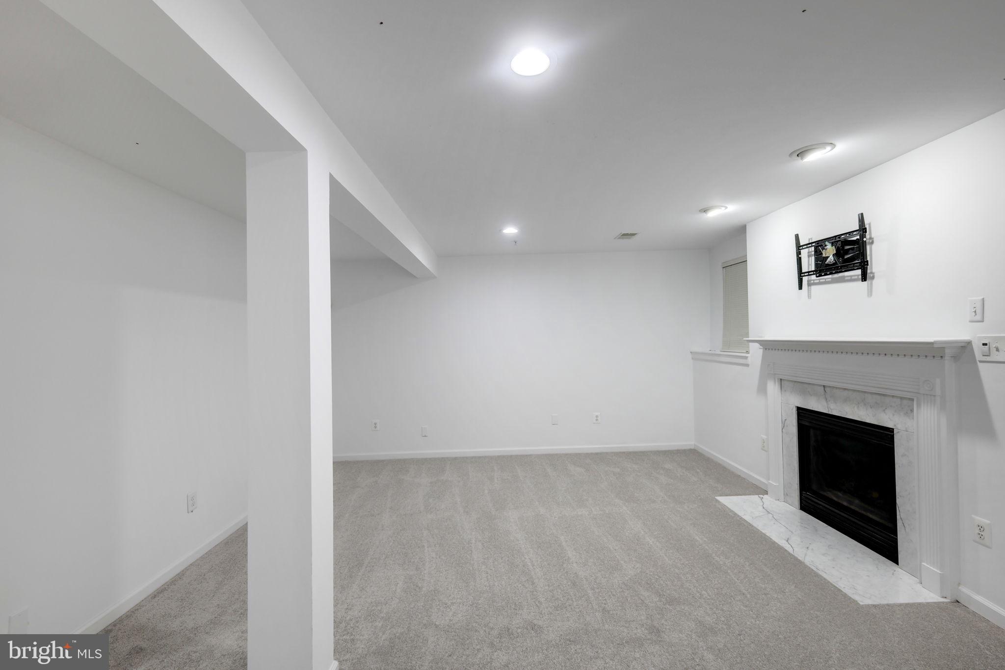 POTOMAC OAKS - Residential