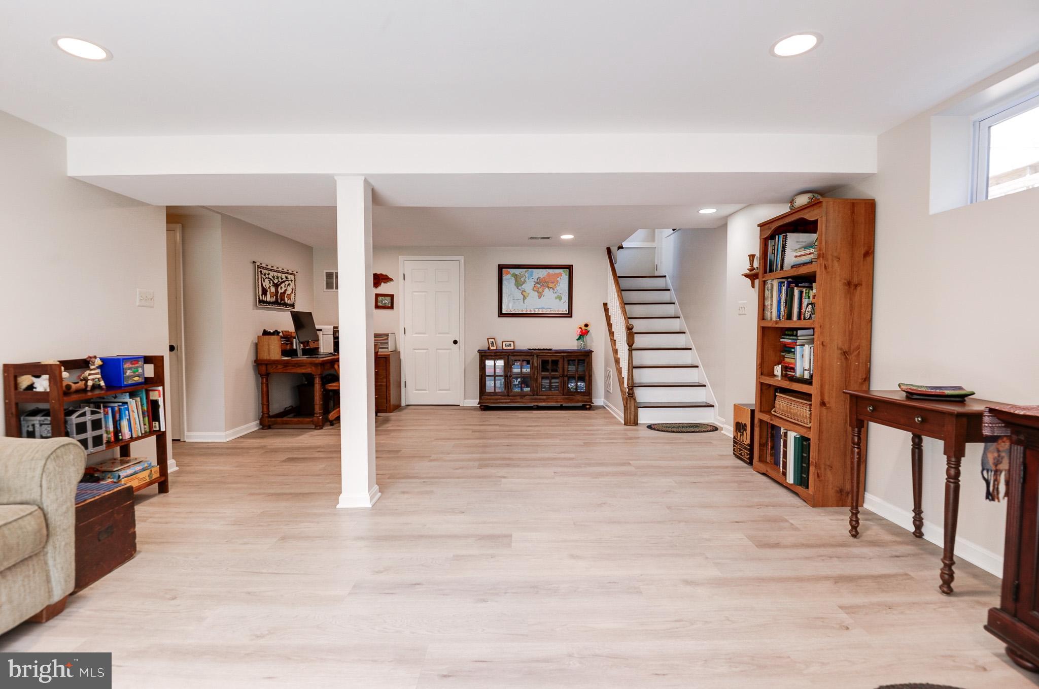 VIENNA WOODS - Residential