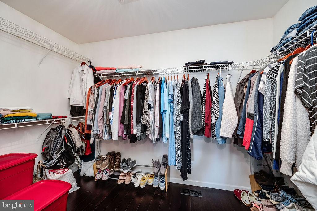 PATHFINDER WOODS - Residential