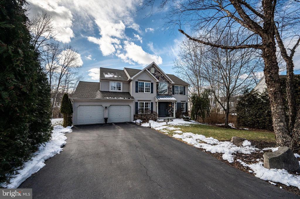 PATHFINDER WOODS - Residential