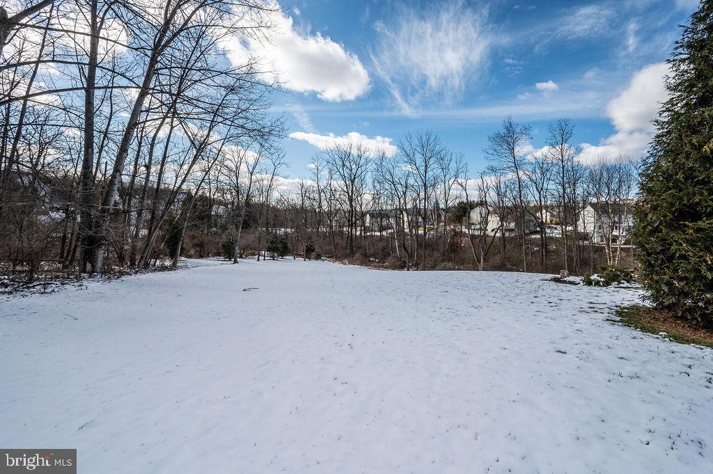 PATHFINDER WOODS - Residential