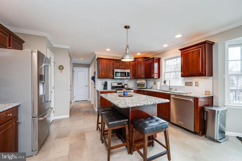 PATHFINDER WOODS - Residential