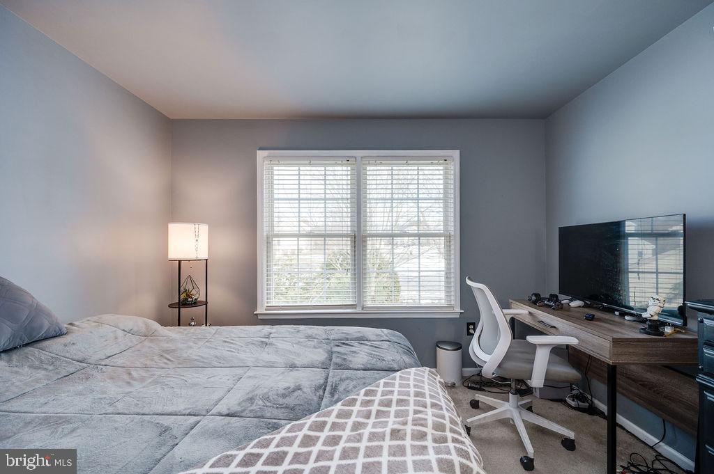 PATHFINDER WOODS - Residential