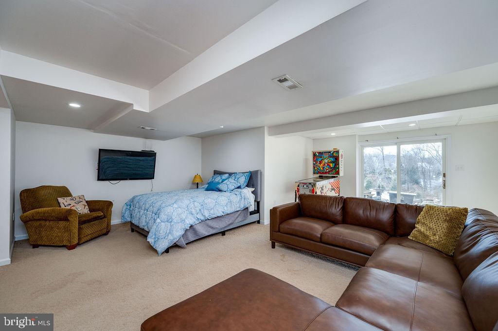 PATHFINDER WOODS - Residential