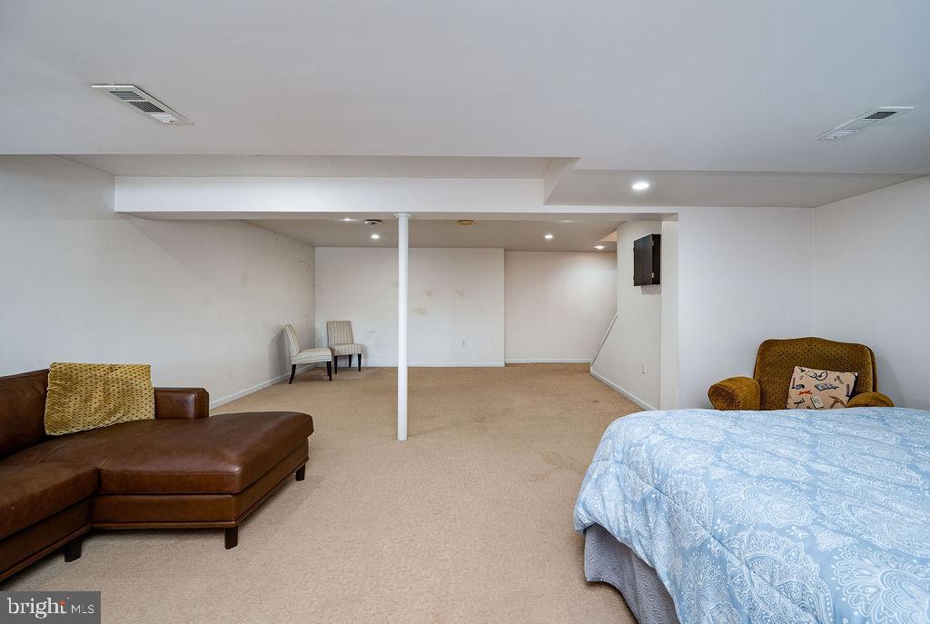 PATHFINDER WOODS - Residential