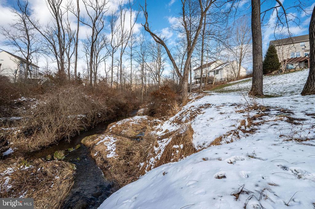 PATHFINDER WOODS - Residential