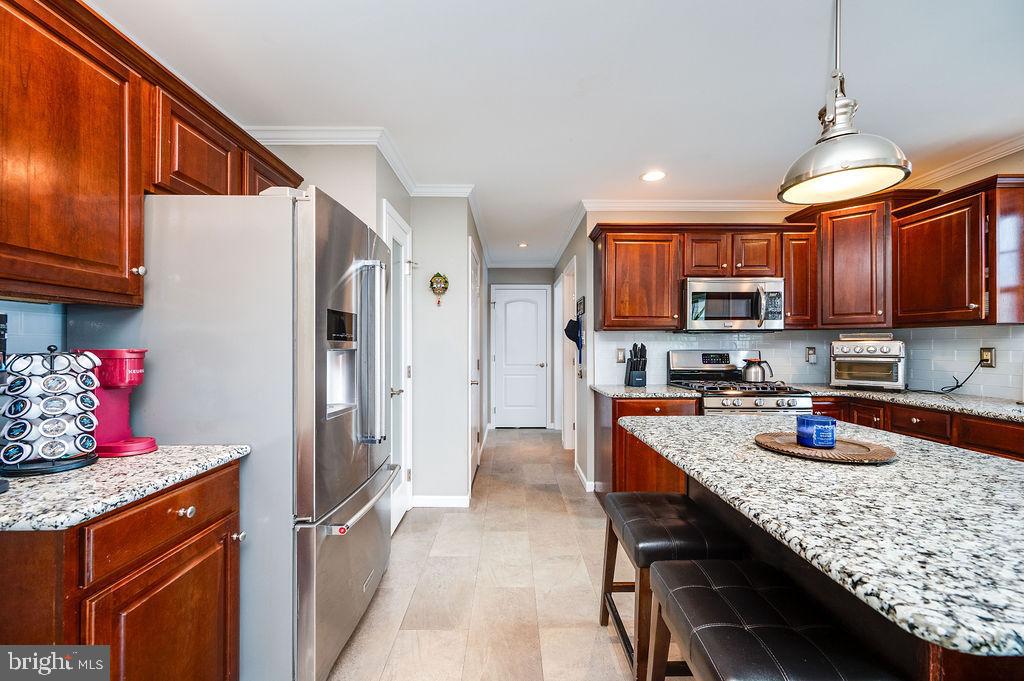 PATHFINDER WOODS - Residential