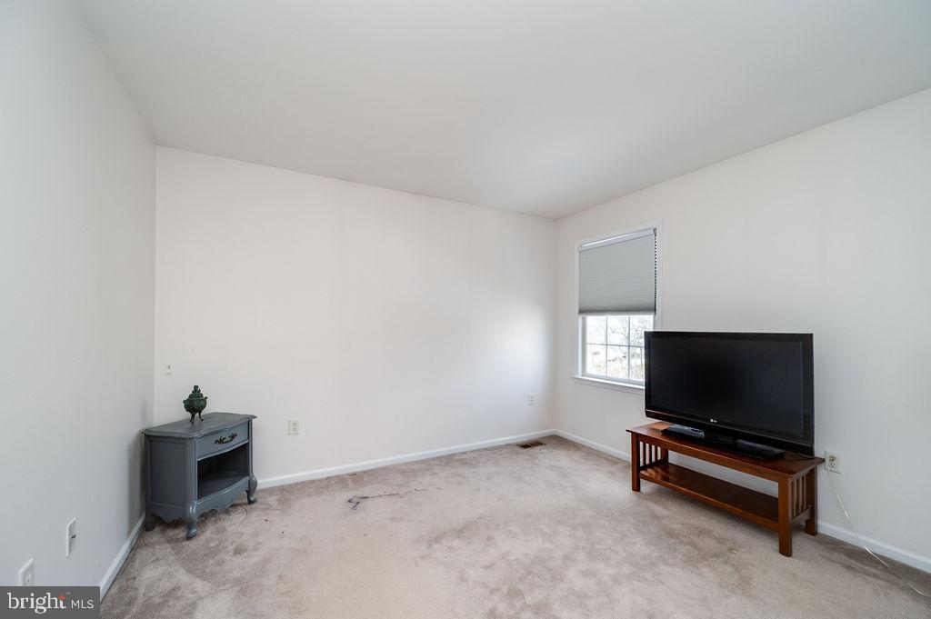 PATHFINDER WOODS - Residential