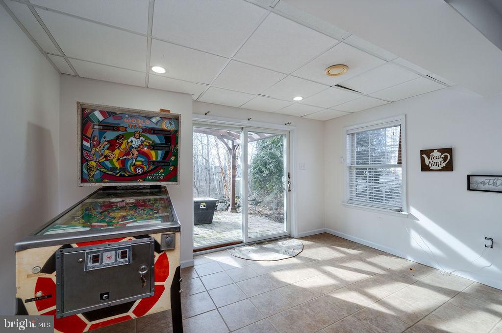 PATHFINDER WOODS - Residential