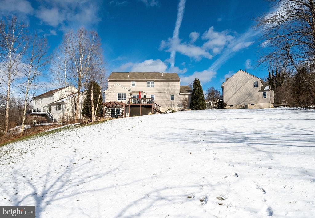 PATHFINDER WOODS - Residential