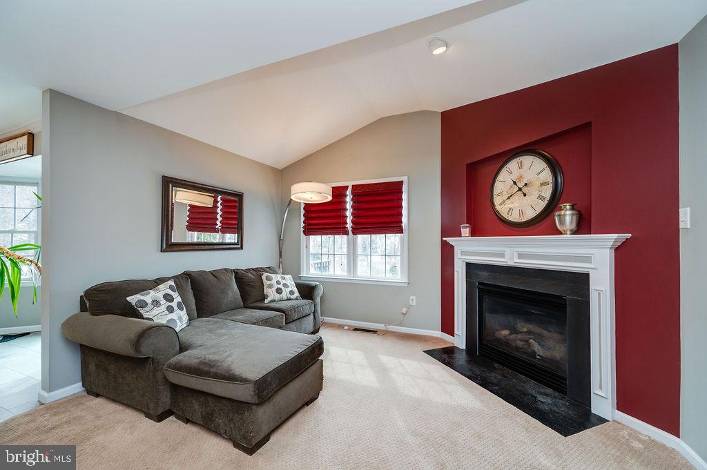 PATHFINDER WOODS - Residential