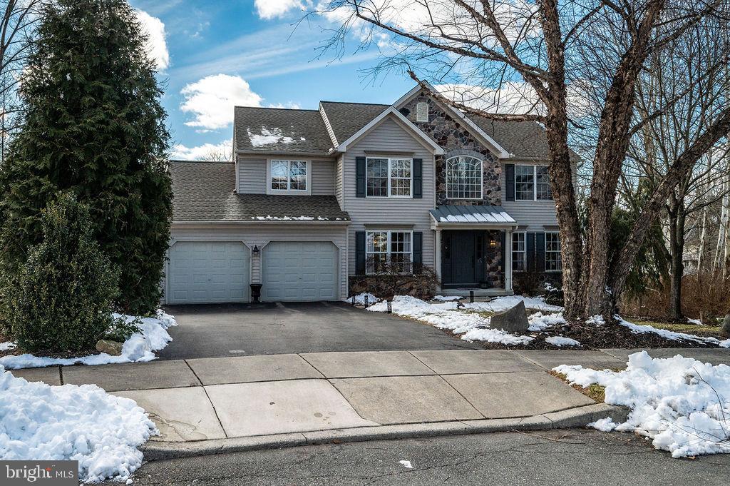 PATHFINDER WOODS - Residential