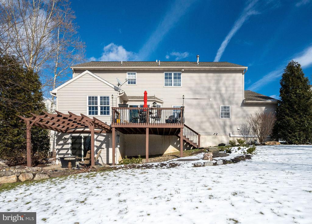 PATHFINDER WOODS - Residential