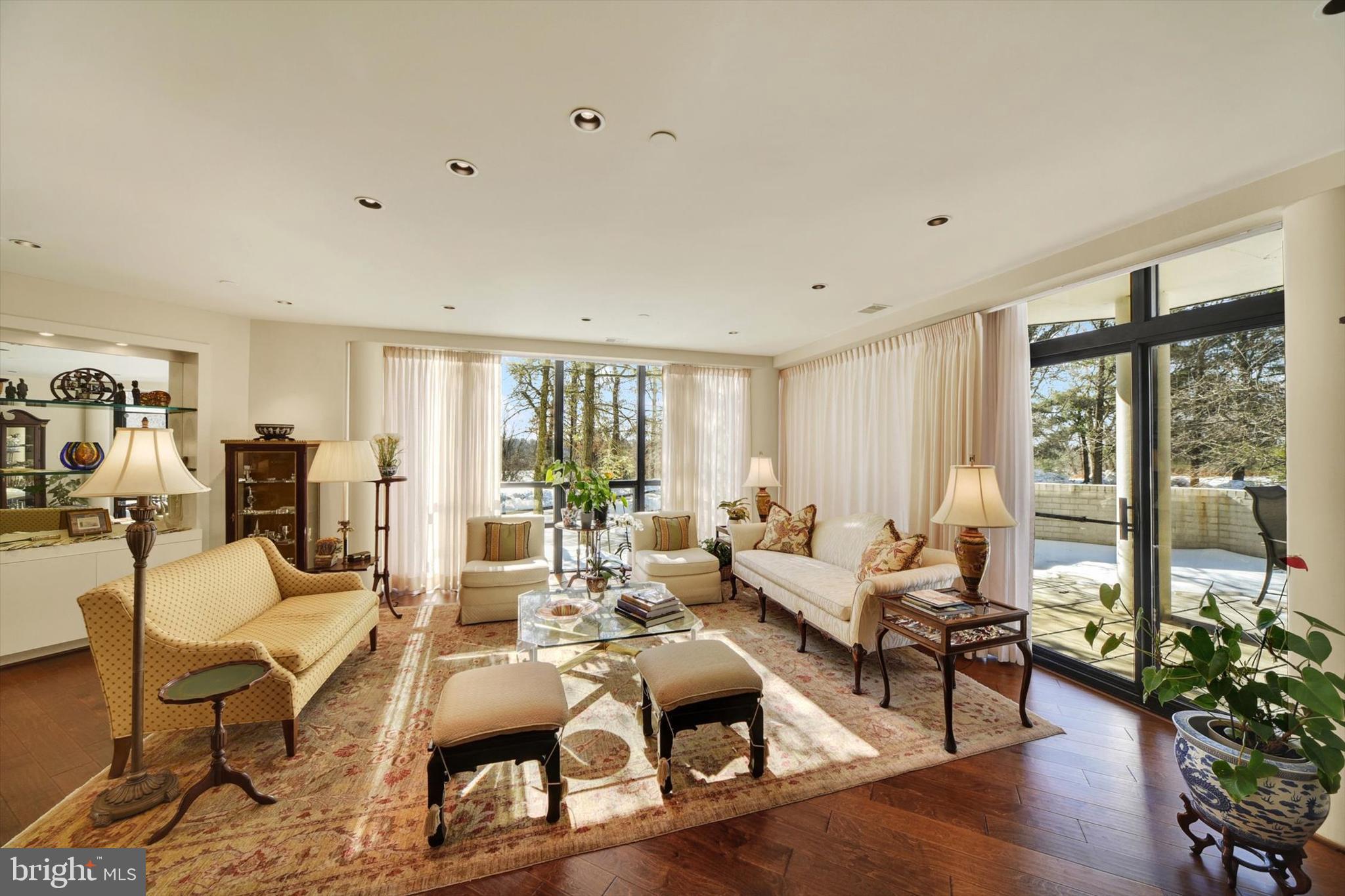 PAVILION IN THE PARK - Residential