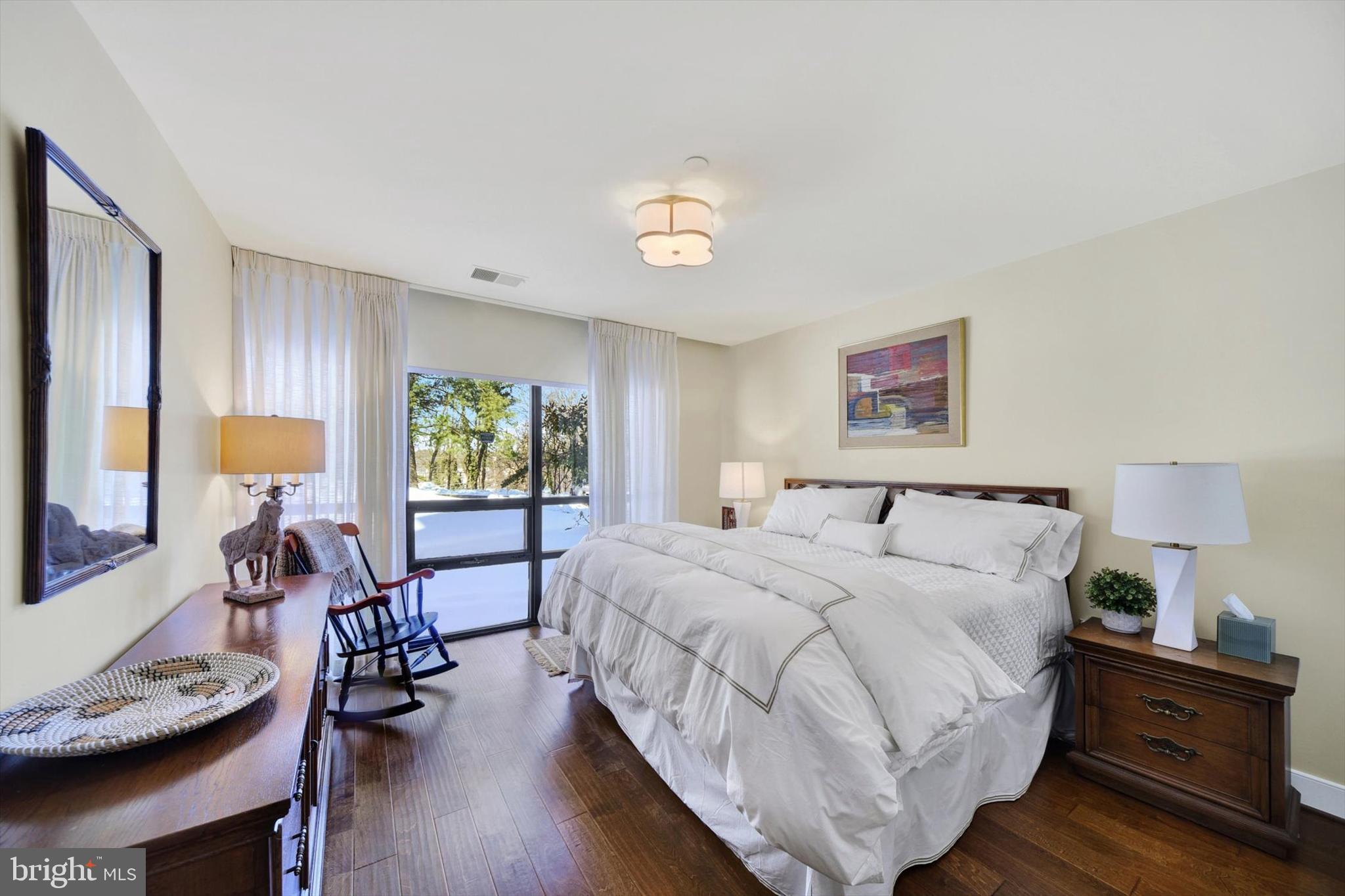 PAVILION IN THE PARK - Residential