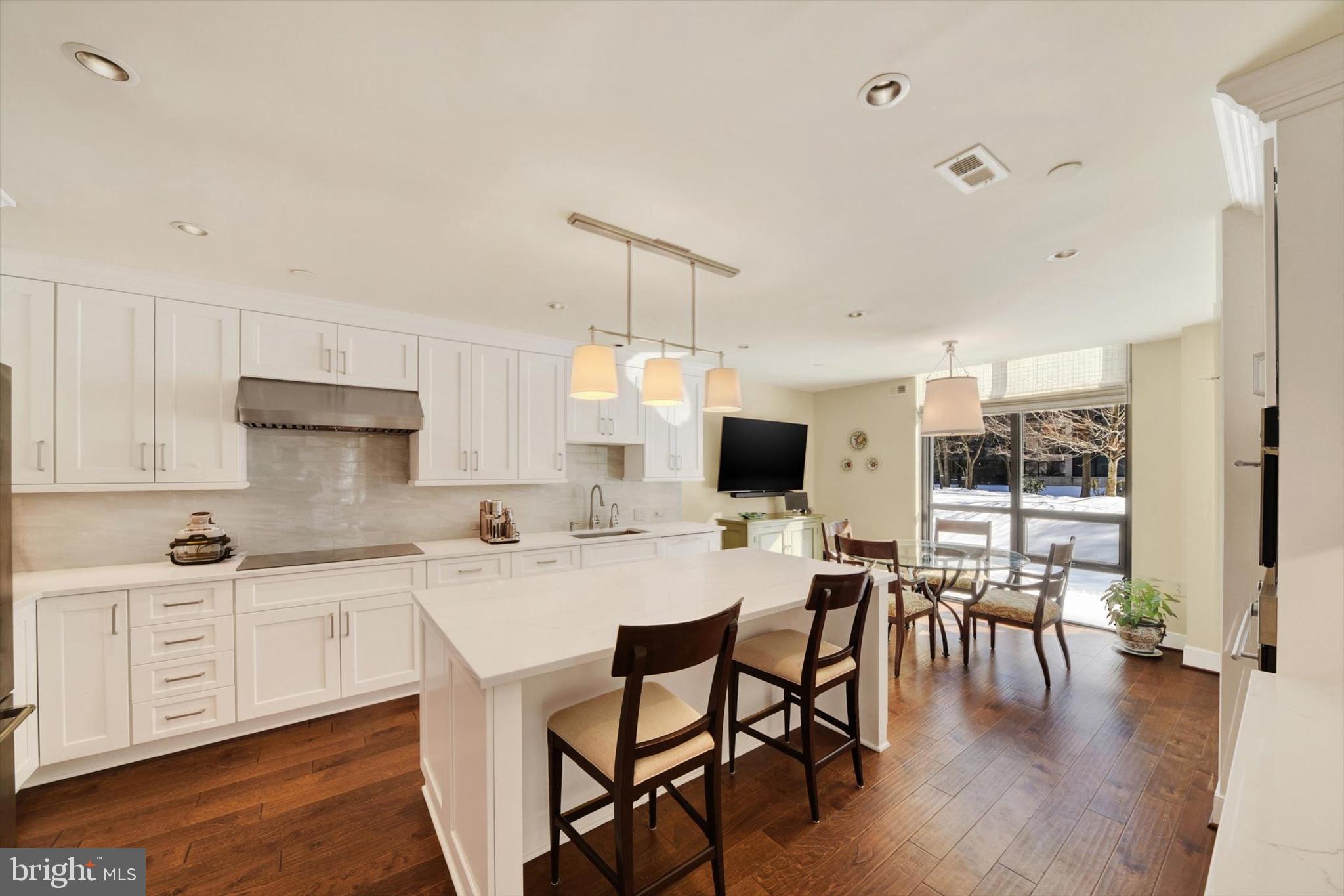 PAVILION IN THE PARK - Residential