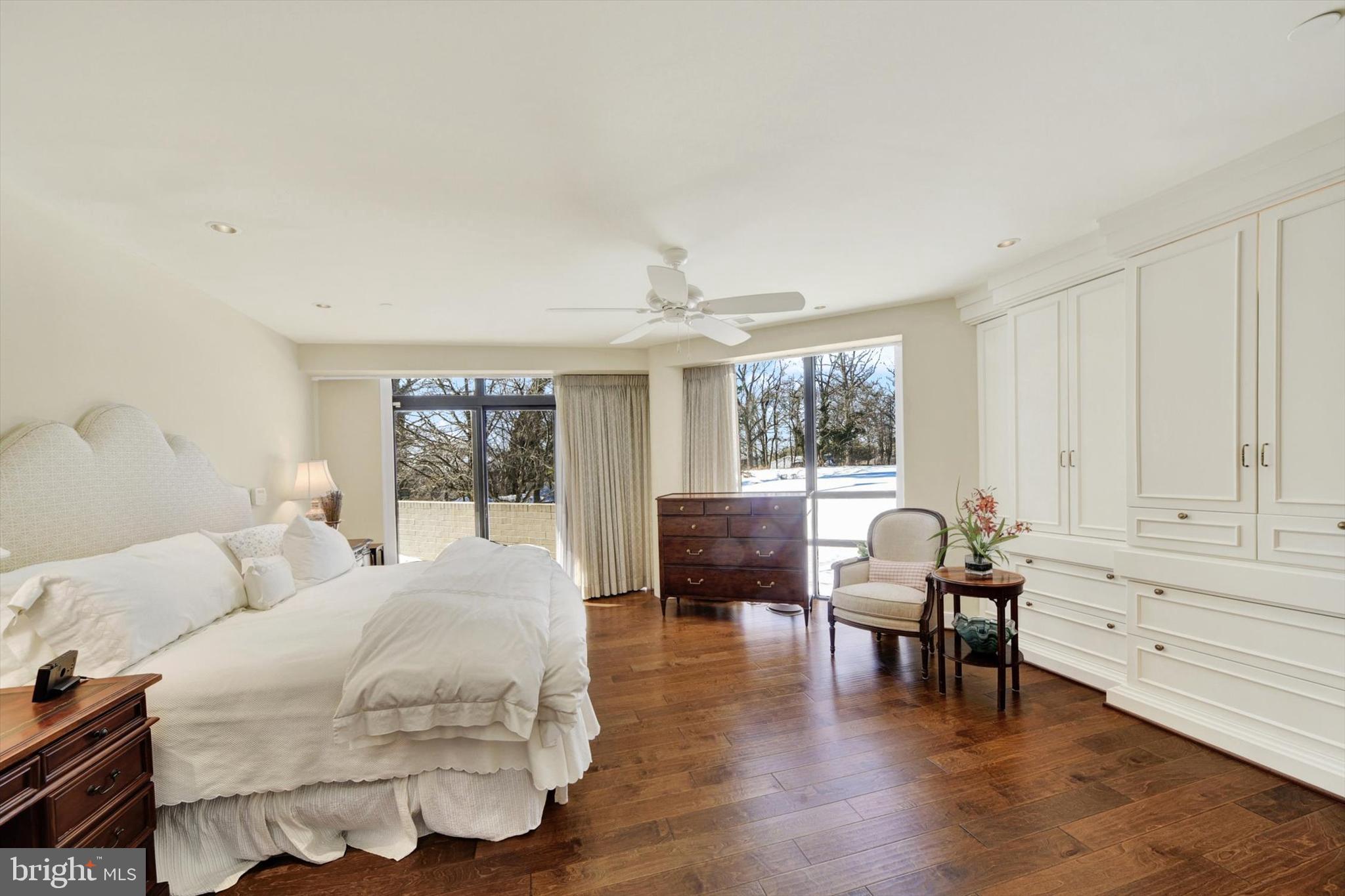 PAVILION IN THE PARK - Residential