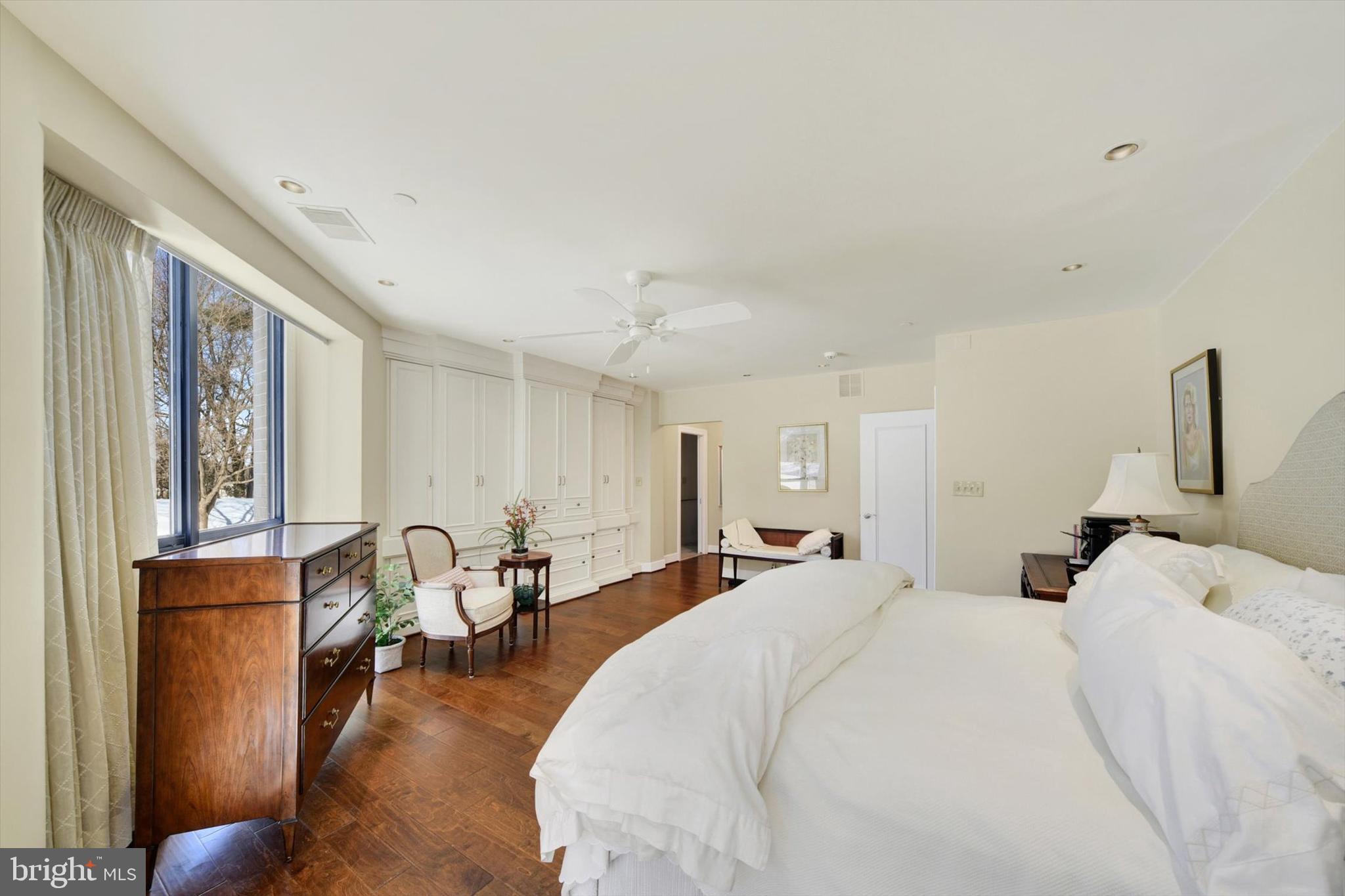 PAVILION IN THE PARK - Residential