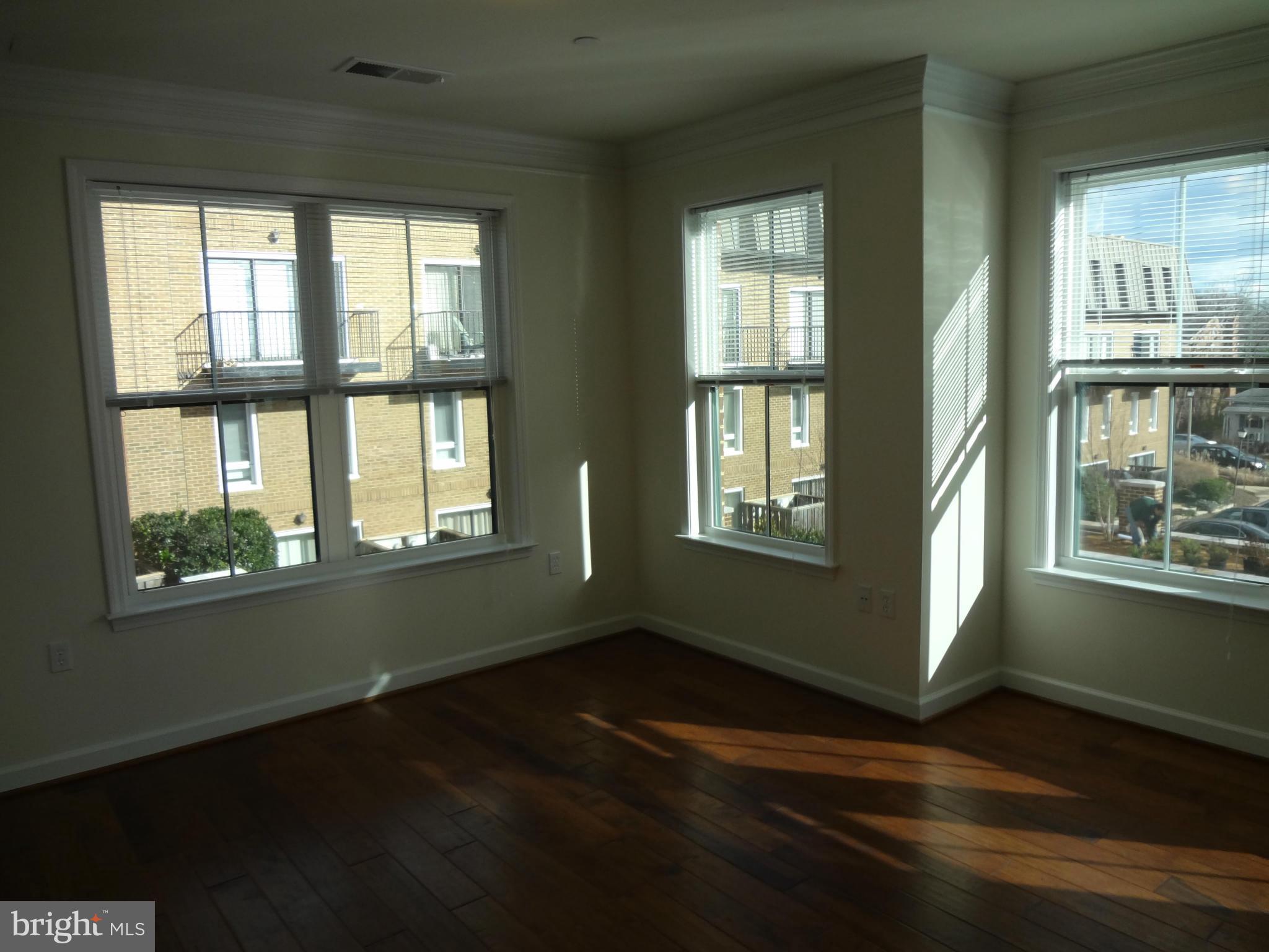 MAYWOOD - Residential Lease