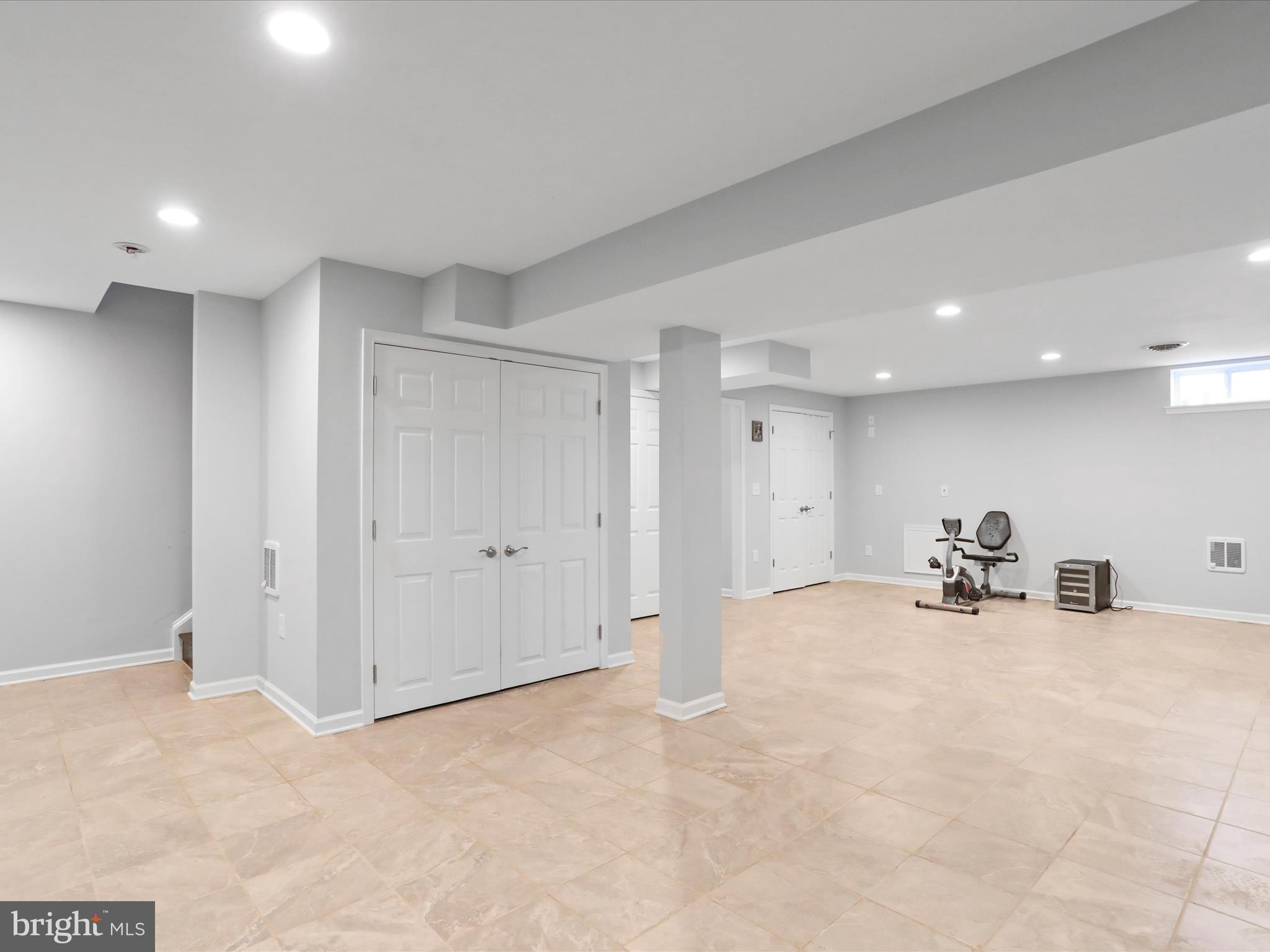 RIVERSIDE VILLAGES - Residential