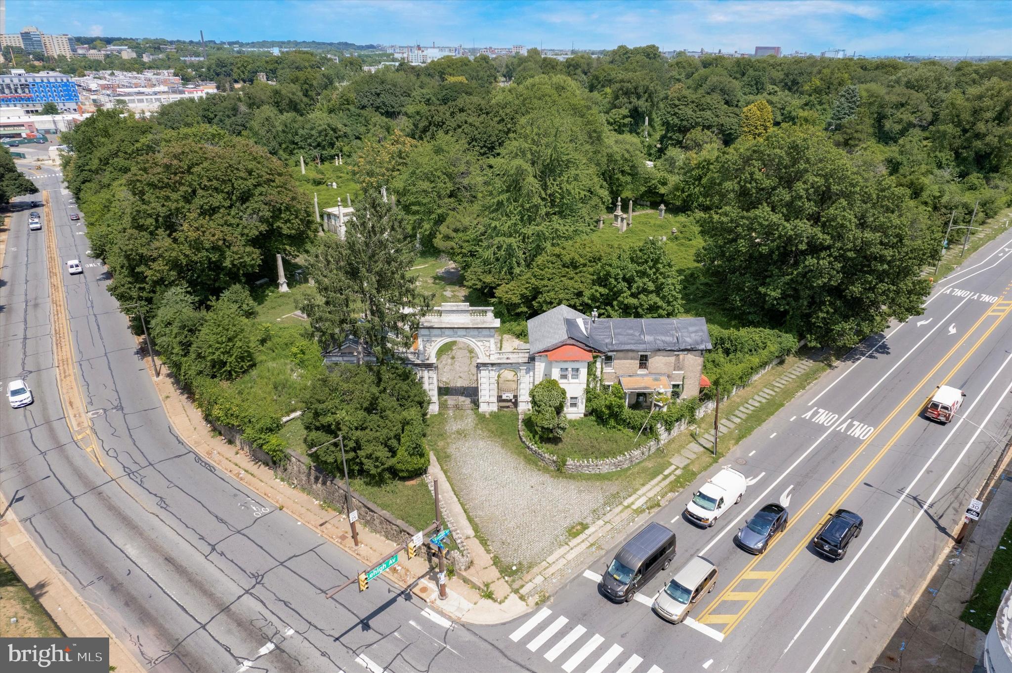 3301 W LEHIGH AVENUE