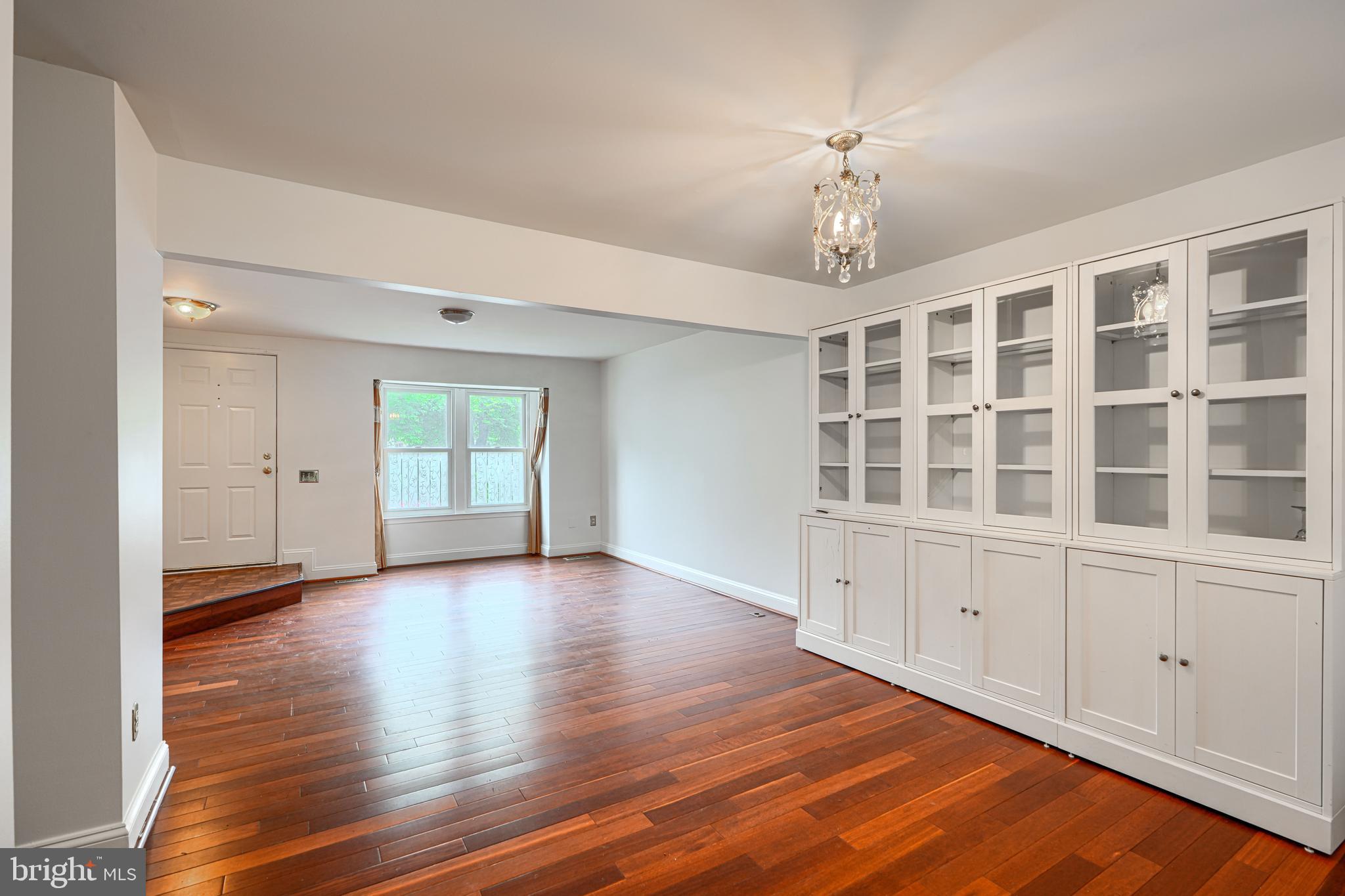 BONIFANT WOODS - Residential