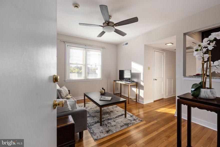 WINTER SPECIAL! HALF OFF 2ND MONTHS RENT. THAT'S ONLY $830.00. Beautiful, newly renovated, 1 large BR/bath upper level apartment in the Creative Maker District of Downtown Fredericksburg. Walking distance to VRE, restaurants, and walking/biking trails. All new stainless appliances, granite countertops, LVP in kitchen and bath. Newly refinished hardwood floors. Includes off street parking. Pets allowed upon review. No smoking/vaping or drugs.