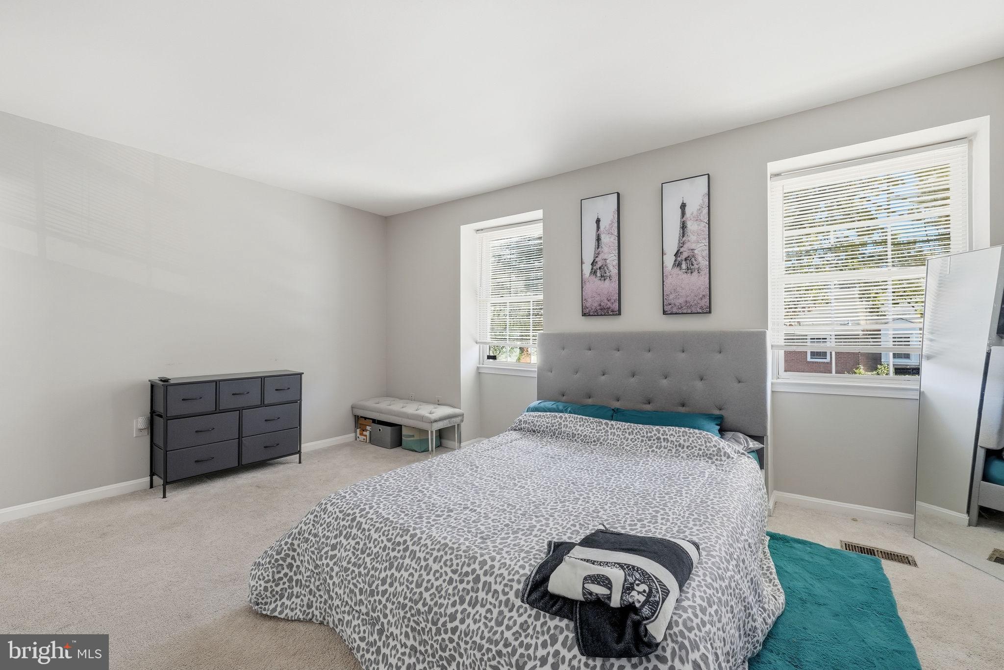 LAKE RIDGE-THOUSAND OAKS - Residential