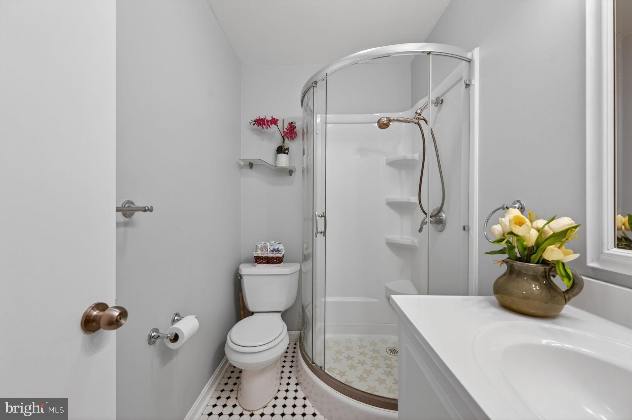 WALNUT LAKE - Residential